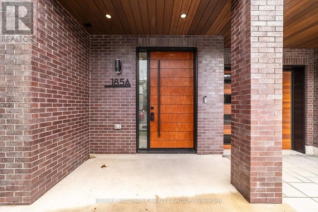 Building Photo - 185 Carleton Ave