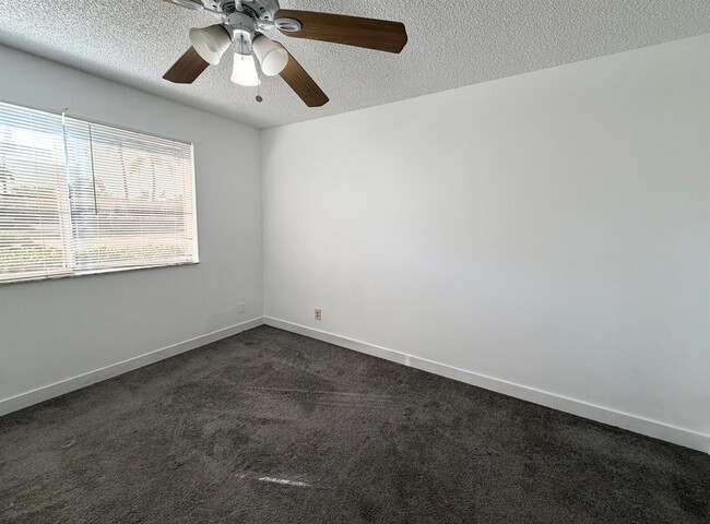 Building Photo - 9977 Westview Dr