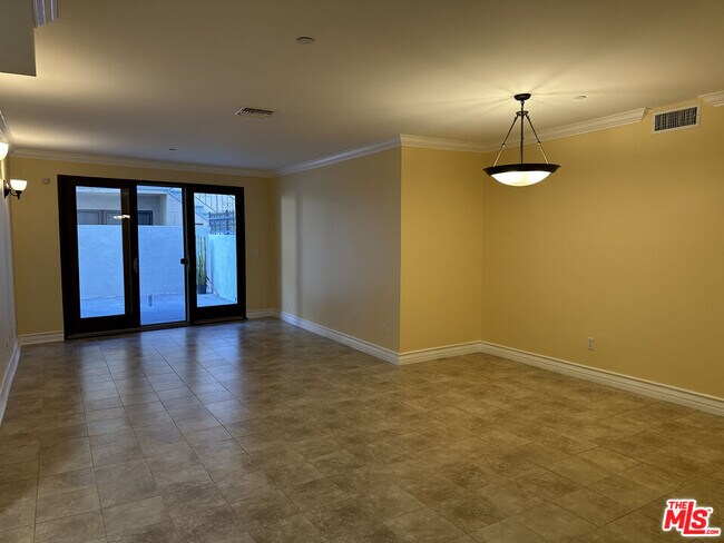 Foto del edificio - 122 N Clark Dr