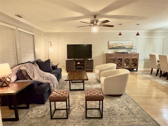 Building Photo - 23023 N Waterlake Dr