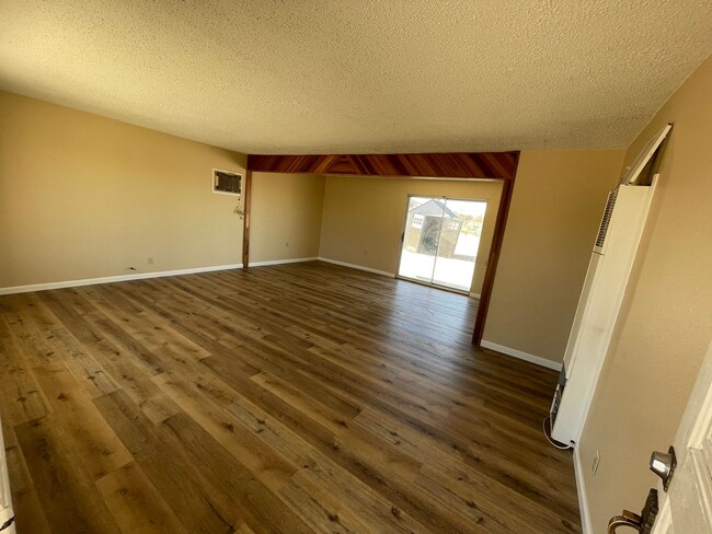 Foto del edificio - Cozy 3-Bedroom Home Near 29 Palms Base & J...