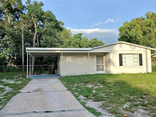 Building Photo - 930 Emerald Dr