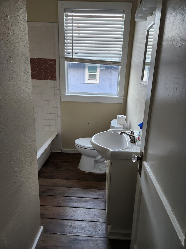 Building Photo - 731 Avenue A SW