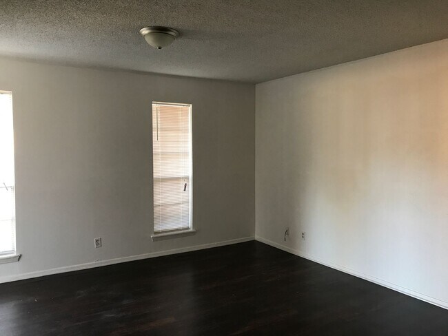 Foto del edificio - 4 W Broadway Ct