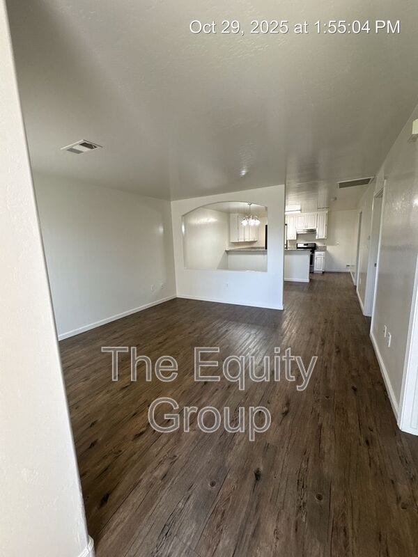 Foto del edificio - 451 N Park St