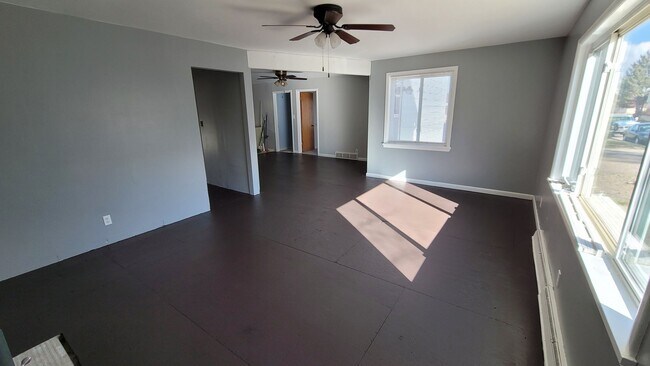 Building Photo - 1115 Nieman St