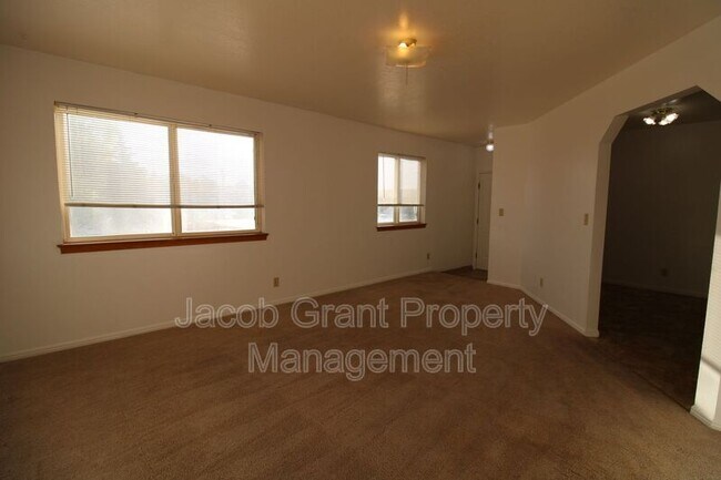 Foto del edificio - 631 Hoopes Ave