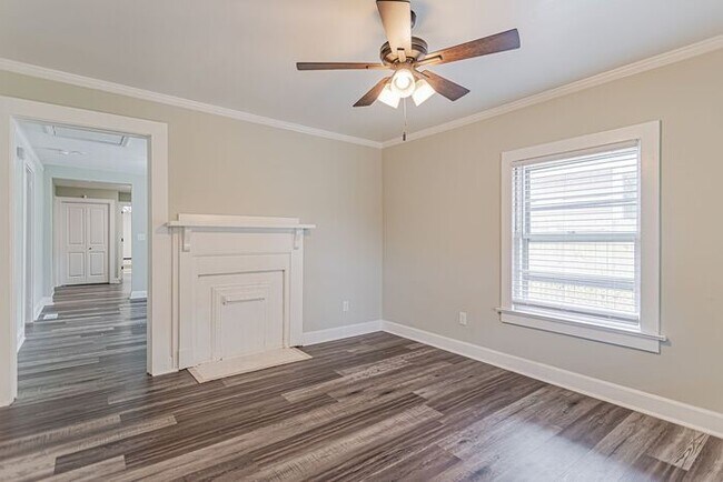 Foto del edificio - Renovated Home Near the Swamp Rabbit Trail