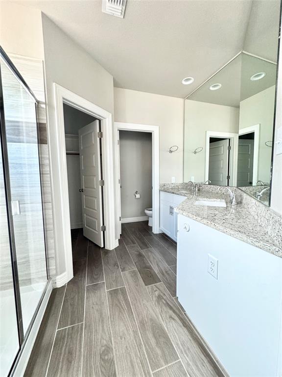 Foto del edificio - 105 Everett Ct