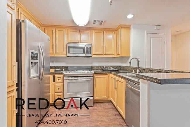 Foto del edificio - ~1 Month FREE~ Welcoming Two Bedroom with ...