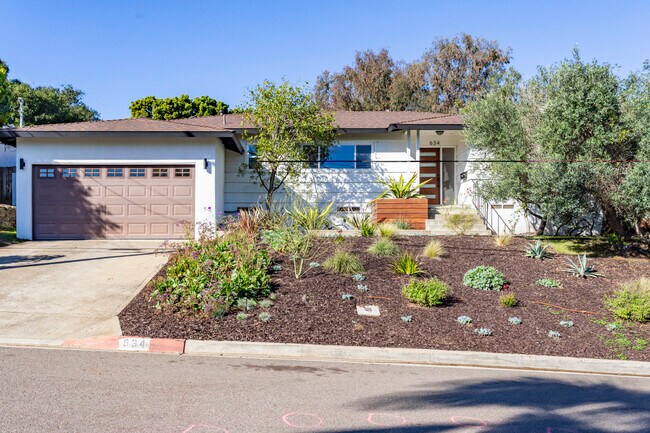 Building Photo - 634 Tarento Dr