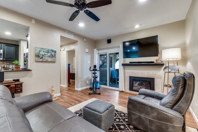 Foto del edificio - 8601 Park Ln