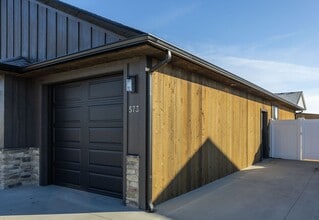 Building Photo - 573 S Teton Ave