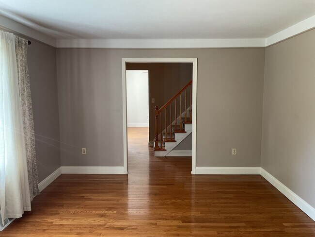 Foto del edificio - 529 Spring House Rd