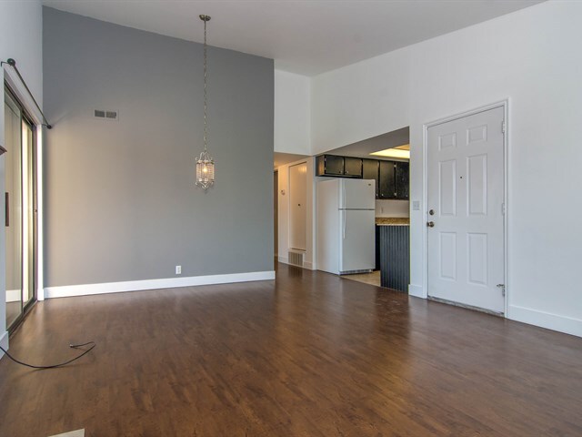 Building Photo - 963 E Springcrest Ct