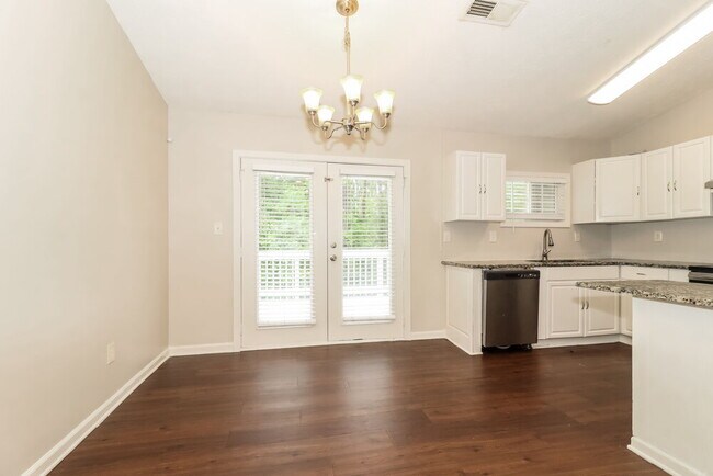 Foto del edificio - 5224 Brough Ln