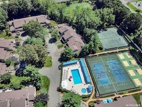 Building Photo - 124 Foxwood Dr