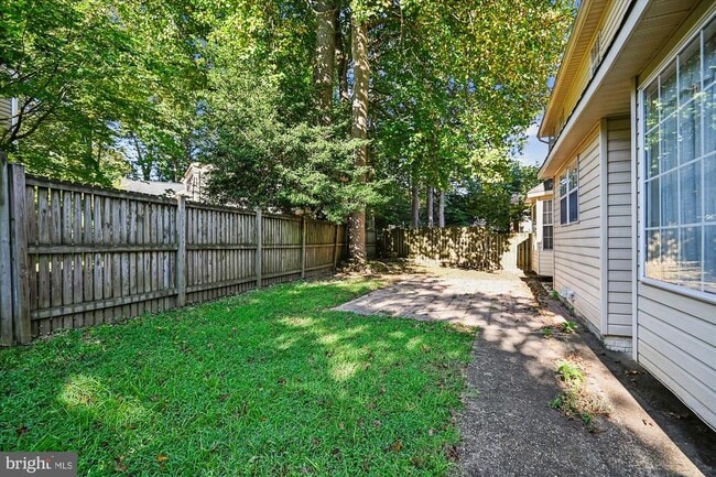 Building Photo - 2111 Crossgate Dr