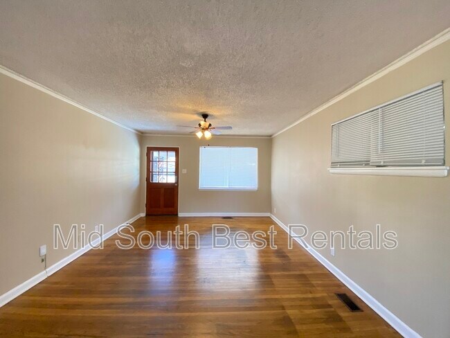 Foto del edificio - 1 Broadmoor Dr