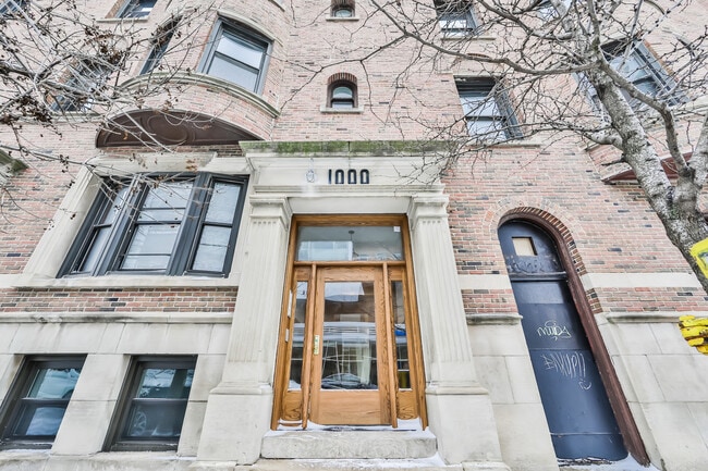 Building Photo - 1002 W Dakin St