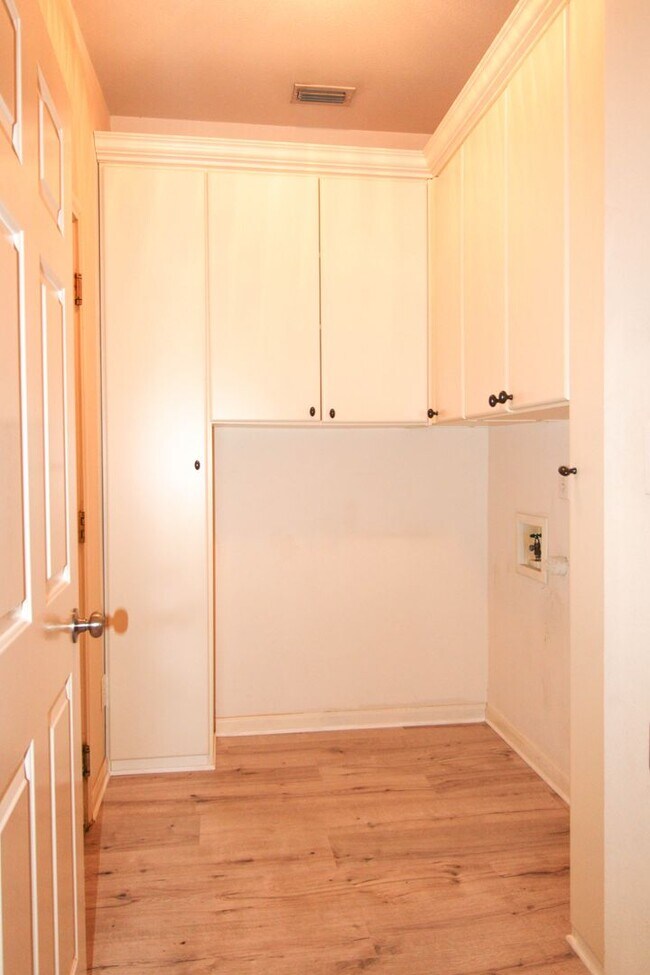 Foto del edificio - 34 Silverhorn Dr