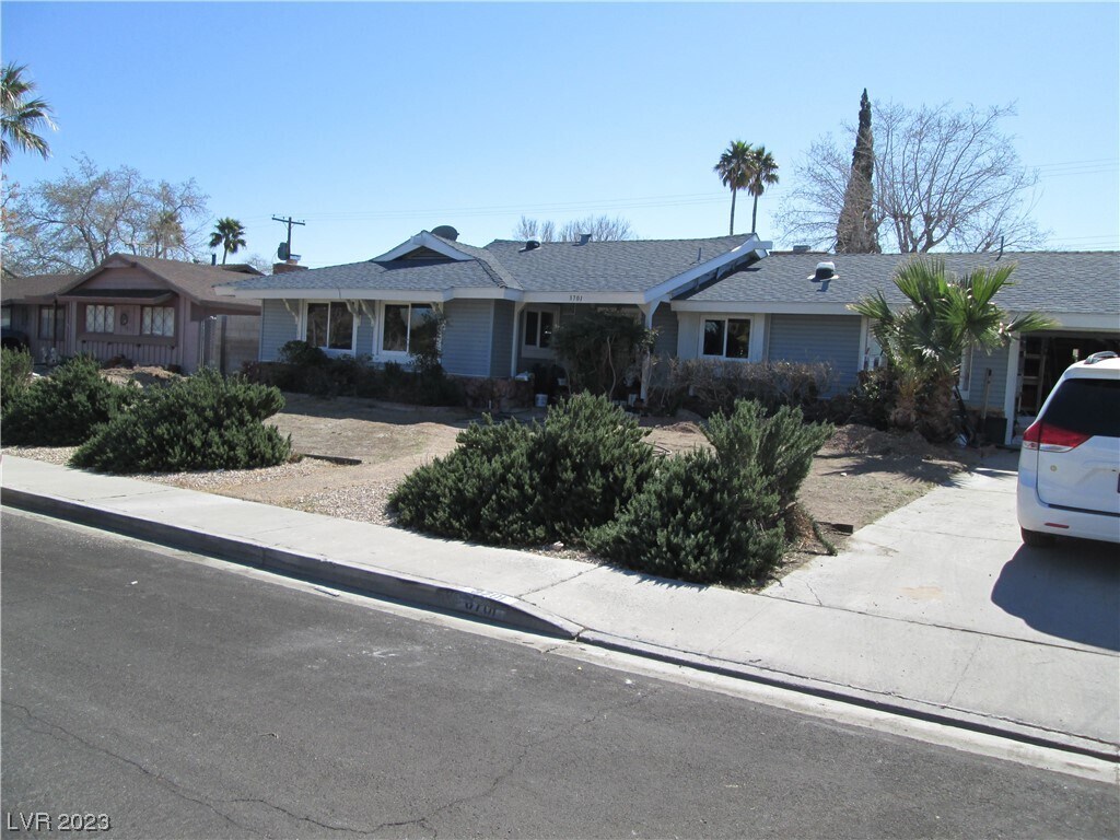 Primary Photo - 3701 Pyramid Dr