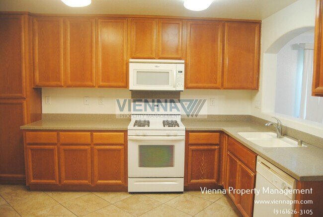 Building Photo - 1499 Grey Bunny Dr