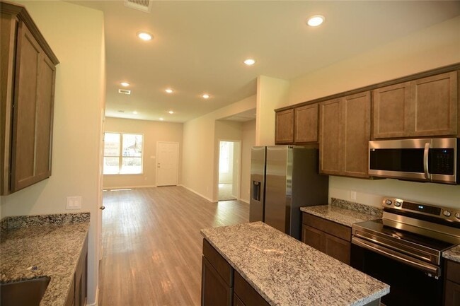 Building Photo - 16494 Piper Ln