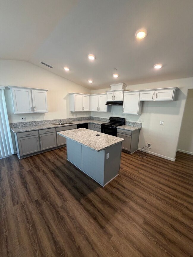 Foto del edificio - *Move in special* First month's rent is on us!! move in by 8/1/2026