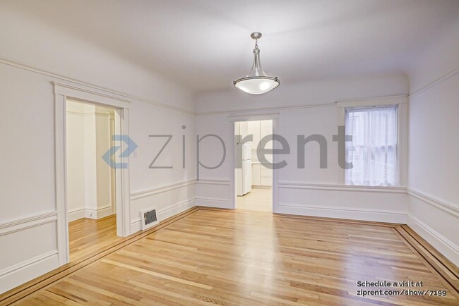 Building Photo - Unit