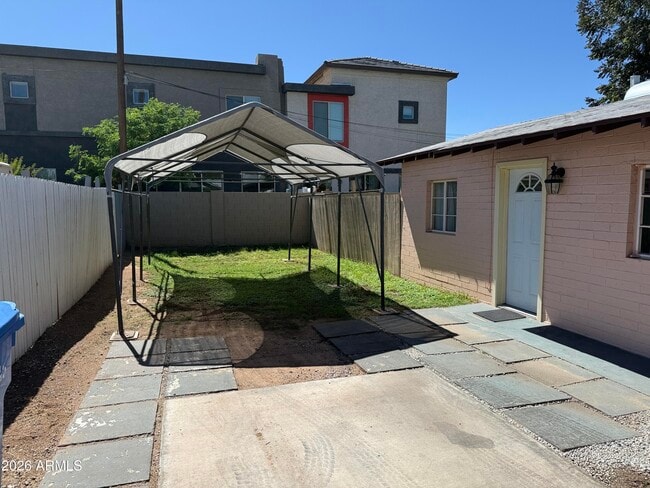Foto del edificio - 3014 N 38th St