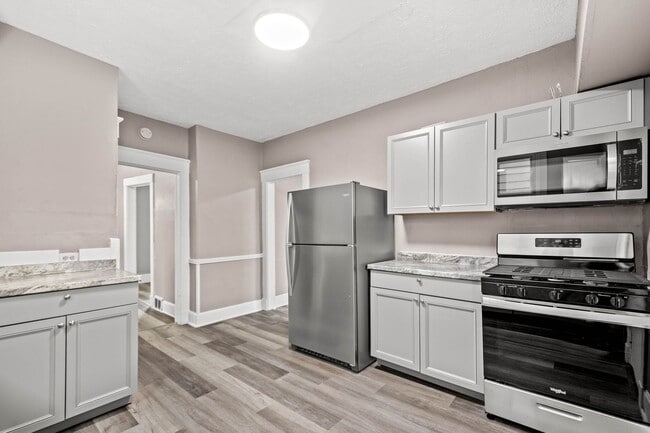 Stunning 3 bedroom home in Aliquippa available May 1! - Stunning 3 bedroom home in Aliquippa available May 1!