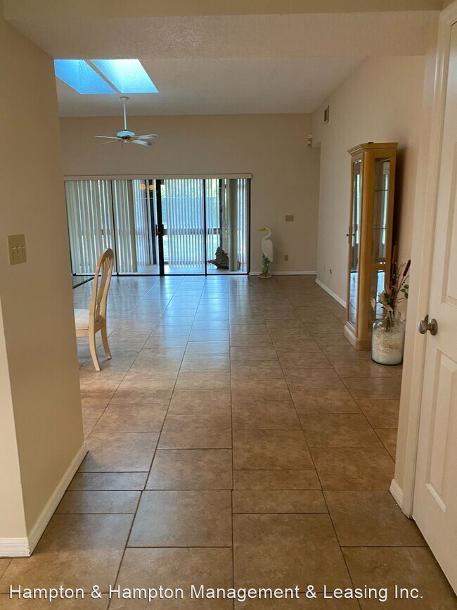 Foto del edificio - 3 br, 2 bath House - 7500 CHAPELHILL DR