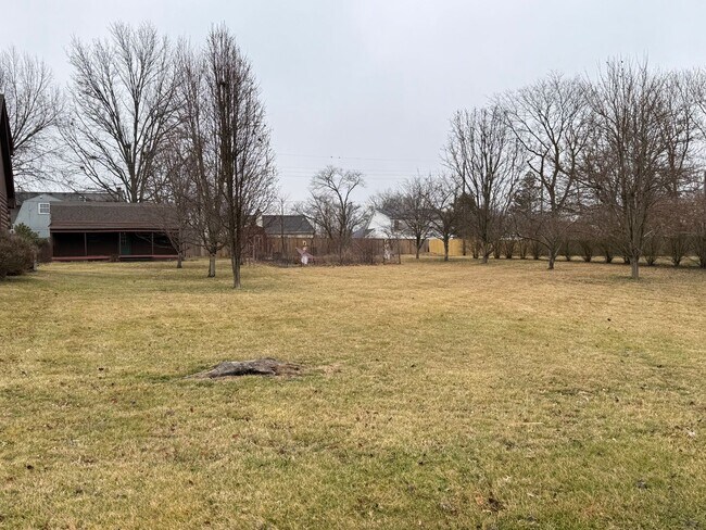 Building Photo - LOG HOME IN SIMPSONVILLE, KY