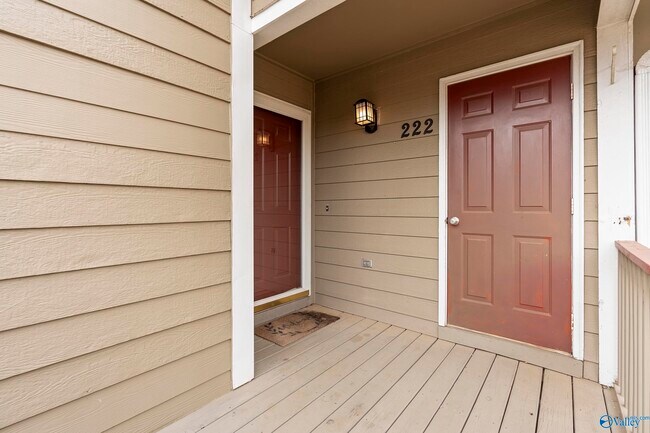 Foto del edificio - 222 Waters Edge Ln