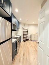 Building Photo - 1622 Altamont Cir