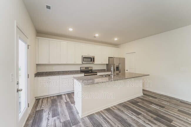 Building Photo - 7118 Founders Way