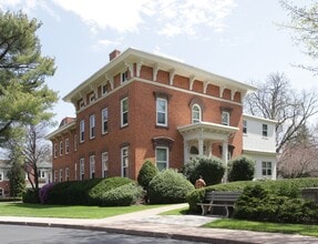 Building Photo - 170 Sisson Ave