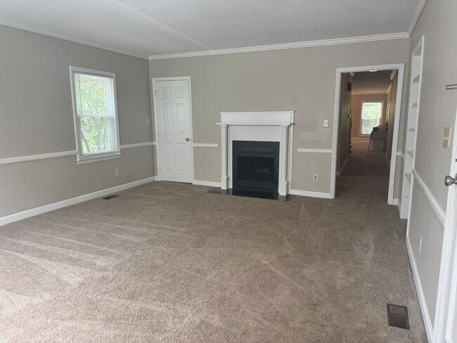 Foto del edificio - Spacious 3 bedroom apartment with Den and Huge Primary Suite
