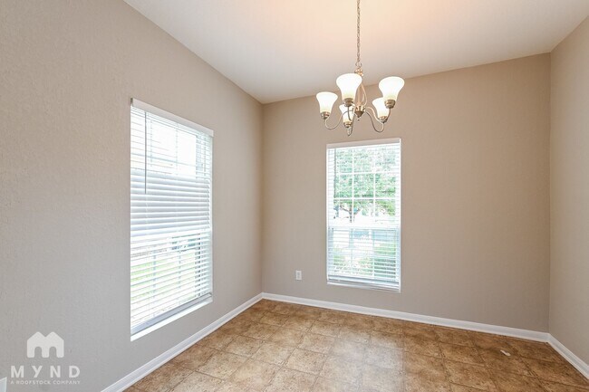 Building Photo - 11523 Dahlia Dale Dr