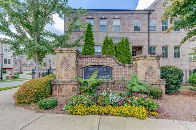 Foto del edificio - 1450 Edgebrook Ct NE