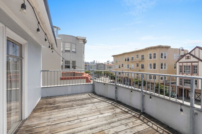 Foto del edificio - 2128 Bay St