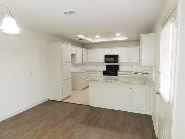 Foto del edificio - Whitehouse ISD! Beautifully Updated 3 Bedroom, 2 Bath Home