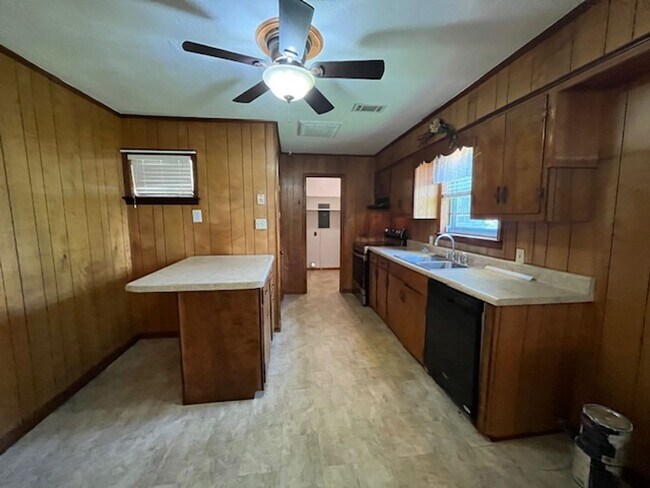 Foto del edificio - Renovated 3 Bedroom 1.5 Bath Home for Rent!