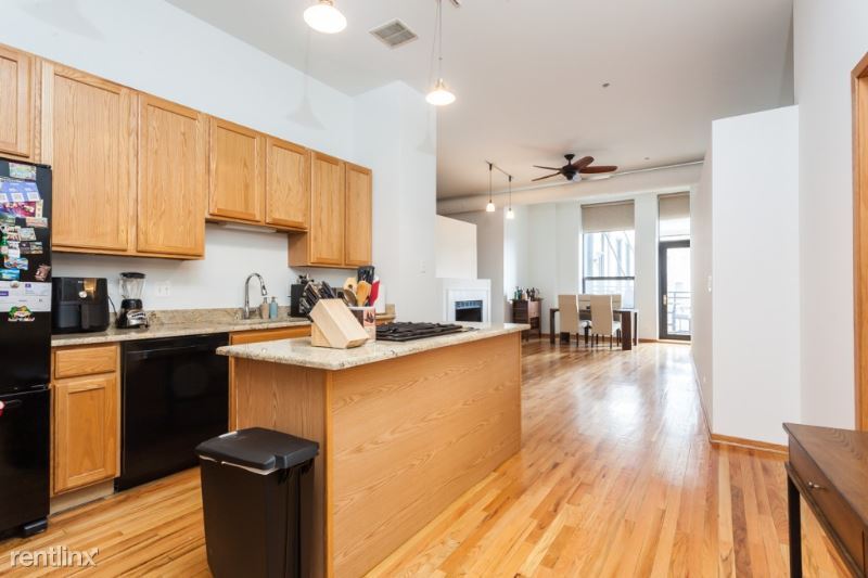Primary Photo - 2 br, 1 bath Condo - 900 S Michigan Ave 61...