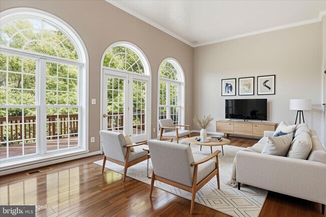 Foto del edificio - 21824 Ladyslipper Sq