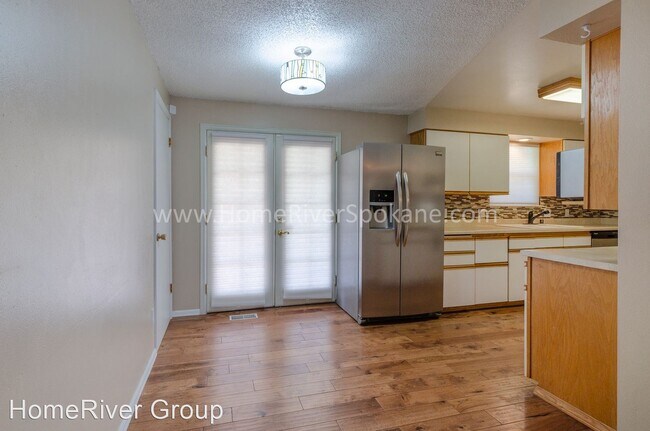 Building Photo - 3 br, 2 bath House - 4214 E Carlisle Ave