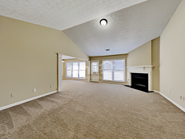 Foto del edificio - 500 Dacula Ridge Ct