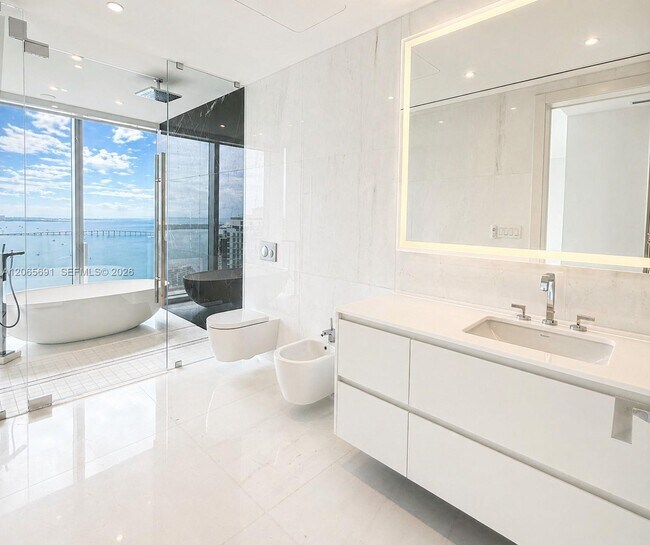 Foto del edificio - 300 Biscayne Blvd Way