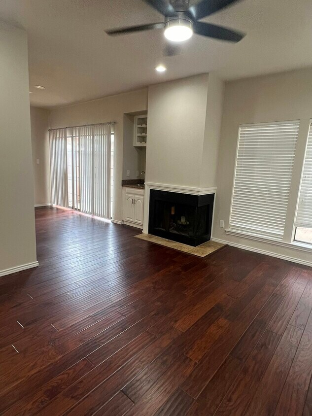 Primary Photo - 5100 Verde Valley Lane, Unit 109